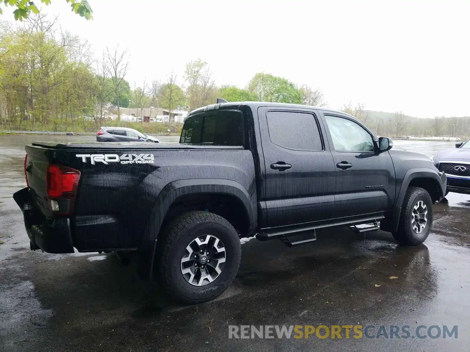 4 Photograph of a damaged car 3TMCZ5AN6KM276144 TOYOTA TACOMA 2019