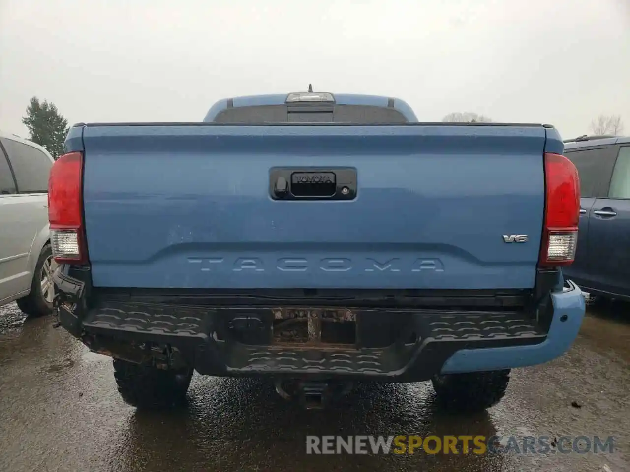 9 Photograph of a damaged car 3TMCZ5AN6KM276385 TOYOTA TACOMA 2019