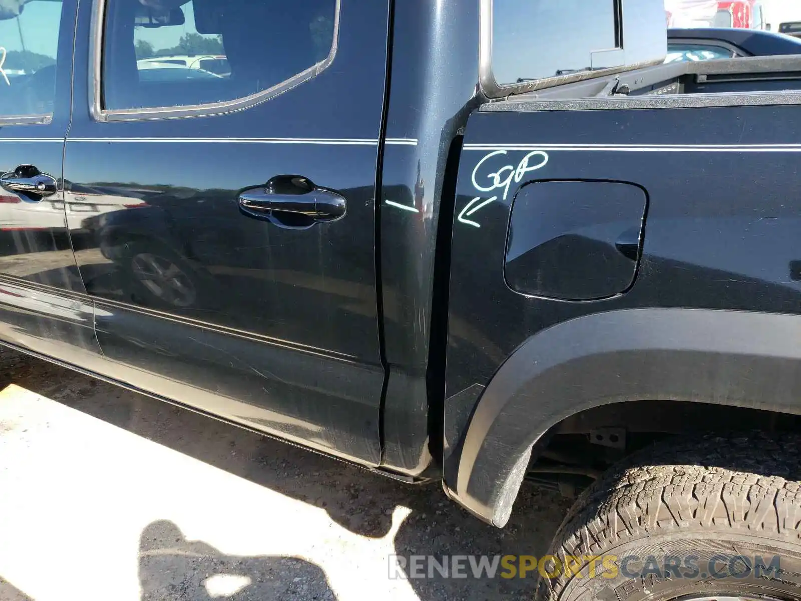 9 Photograph of a damaged car 3TMCZ5AN6KM281232 TOYOTA TACOMA 2019