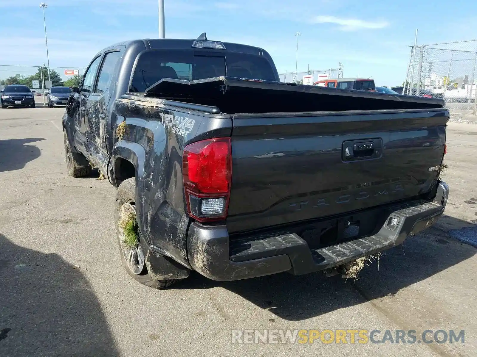 3 Фотография поврежденного автомобиля 3TMCZ5AN6KM287340 TOYOTA TACOMA 2019