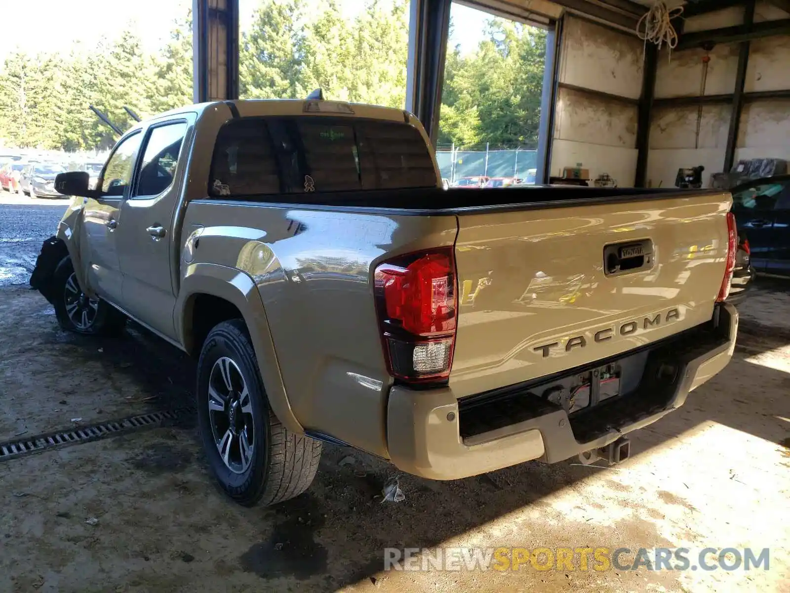 3 Фотография поврежденного автомобиля 3TMCZ5AN7KM193905 TOYOTA TACOMA 2019