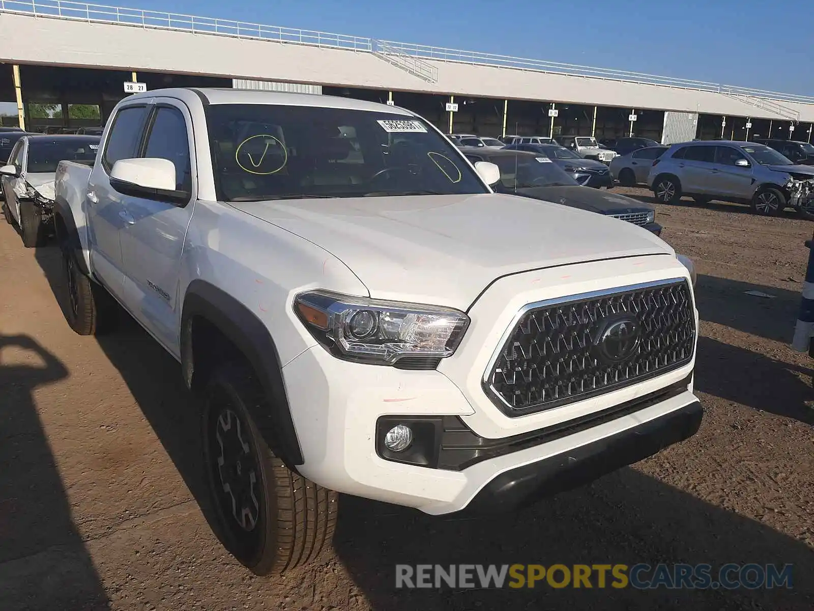 1 Photograph of a damaged car 3TMCZ5AN7KM194116 TOYOTA TACOMA 2019