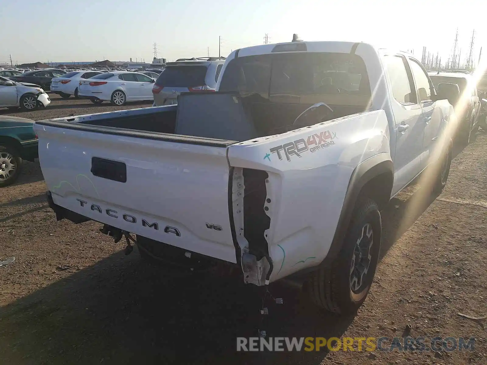 4 Photograph of a damaged car 3TMCZ5AN7KM194116 TOYOTA TACOMA 2019