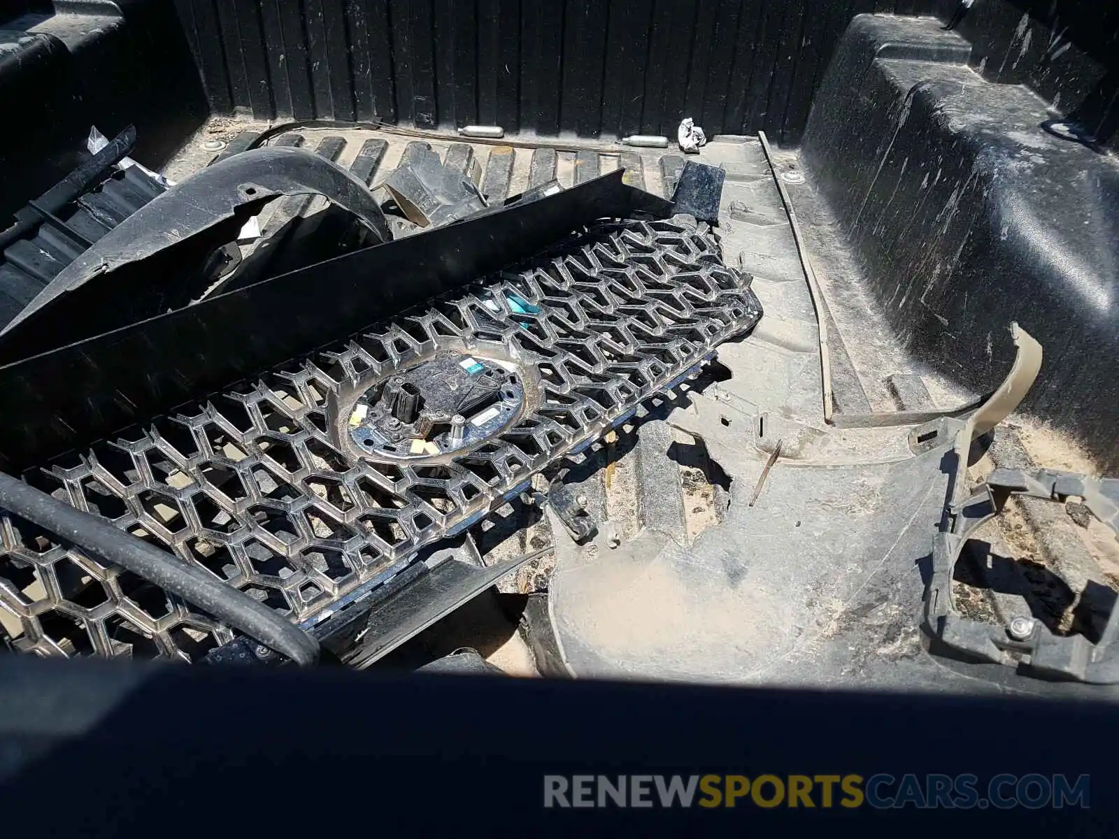 9 Photograph of a damaged car 3TMCZ5AN7KM198960 TOYOTA TACOMA 2019