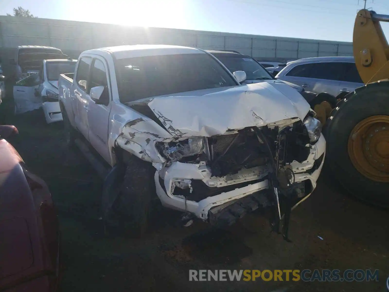 1 Photograph of a damaged car 3TMCZ5AN7KM203638 TOYOTA TACOMA 2019