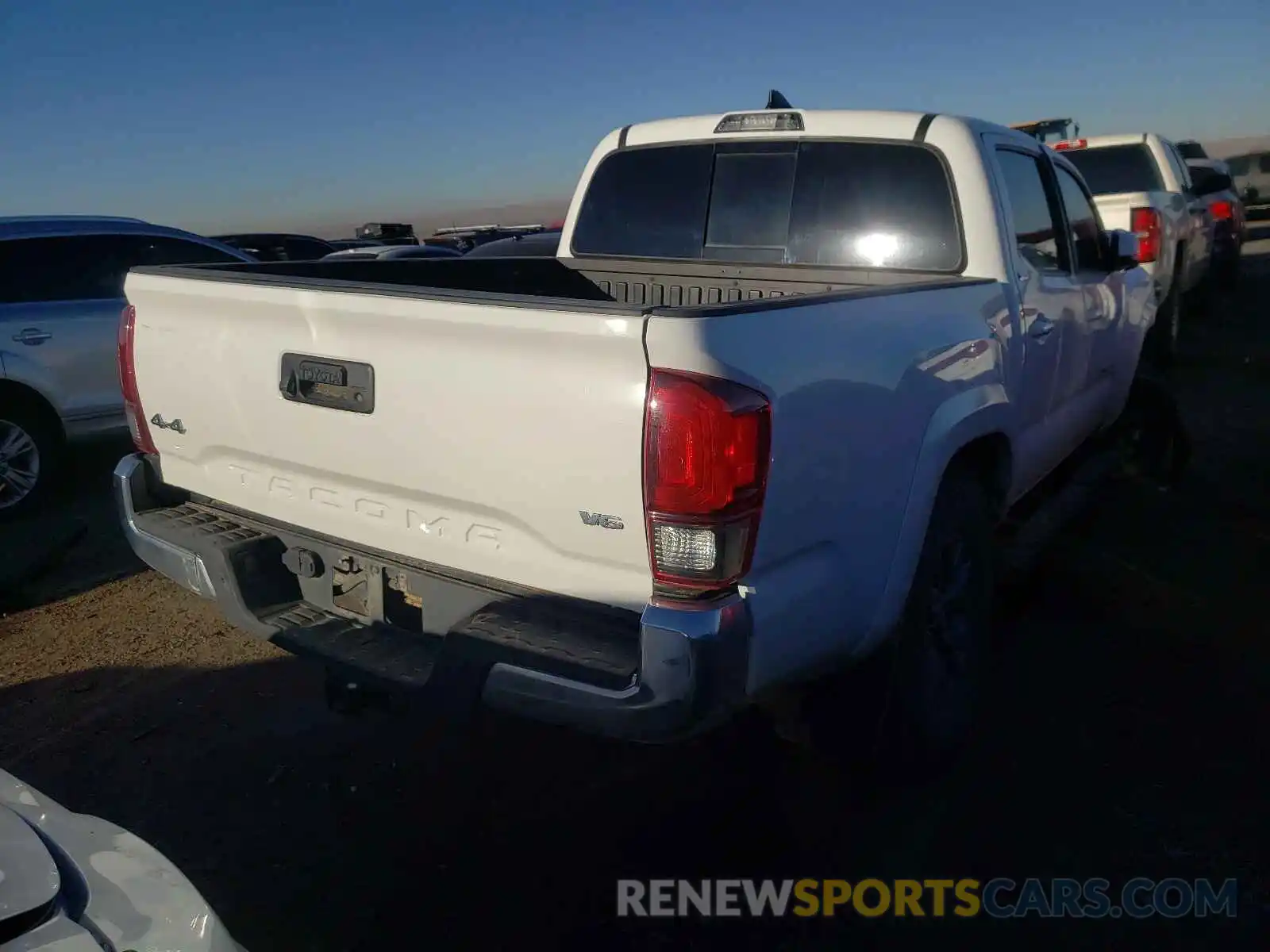 4 Photograph of a damaged car 3TMCZ5AN7KM203638 TOYOTA TACOMA 2019