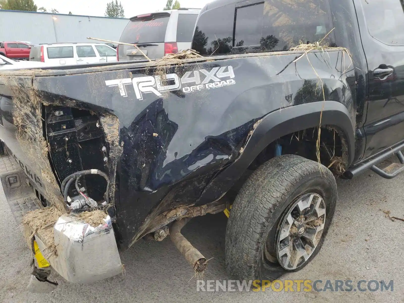 9 Photograph of a damaged car 3TMCZ5AN7KM208290 TOYOTA TACOMA 2019