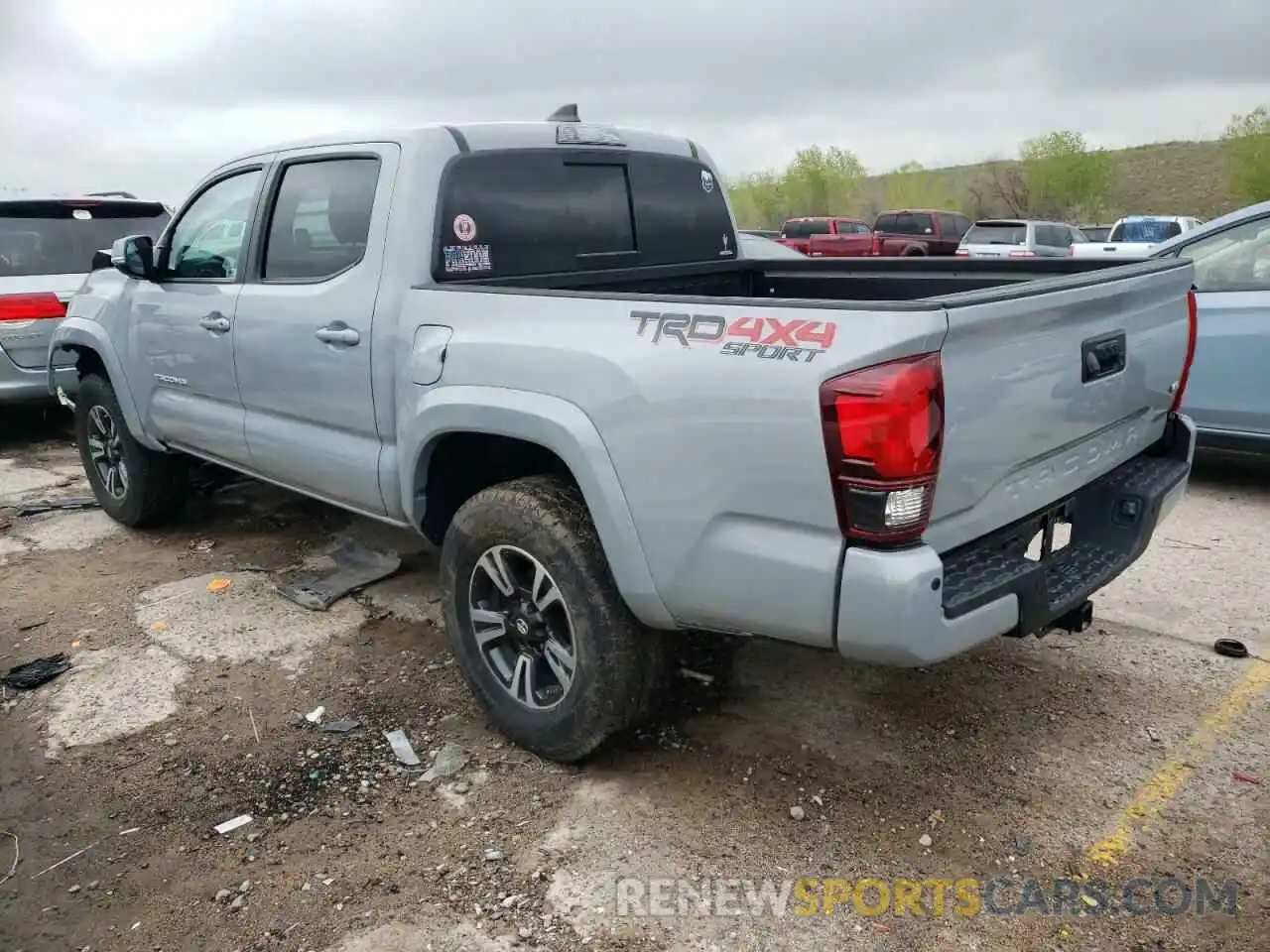 3 Фотография поврежденного автомобиля 3TMCZ5AN7KM215949 TOYOTA TACOMA 2019