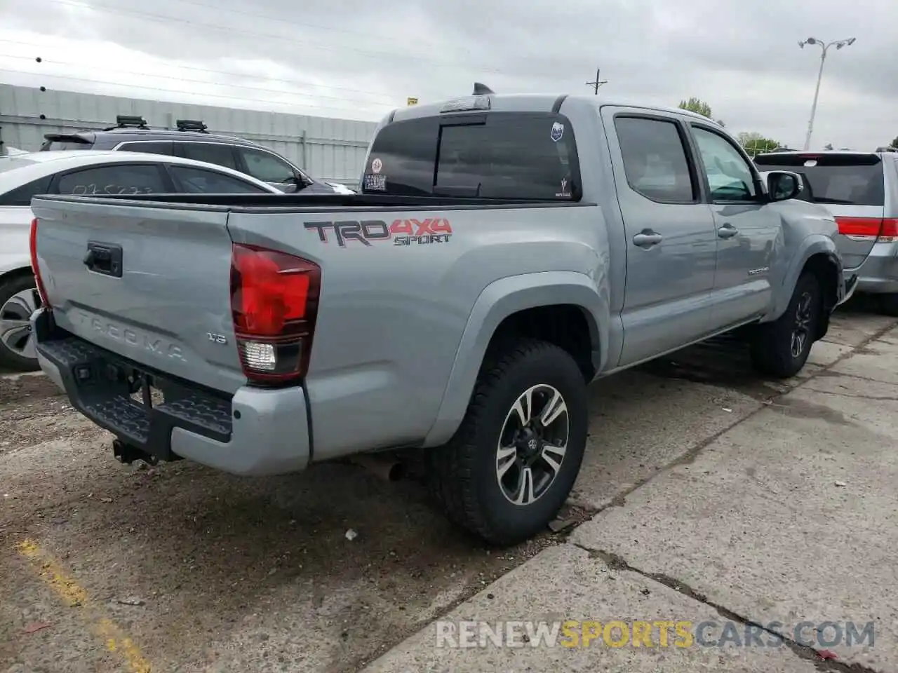 4 Фотография поврежденного автомобиля 3TMCZ5AN7KM215949 TOYOTA TACOMA 2019