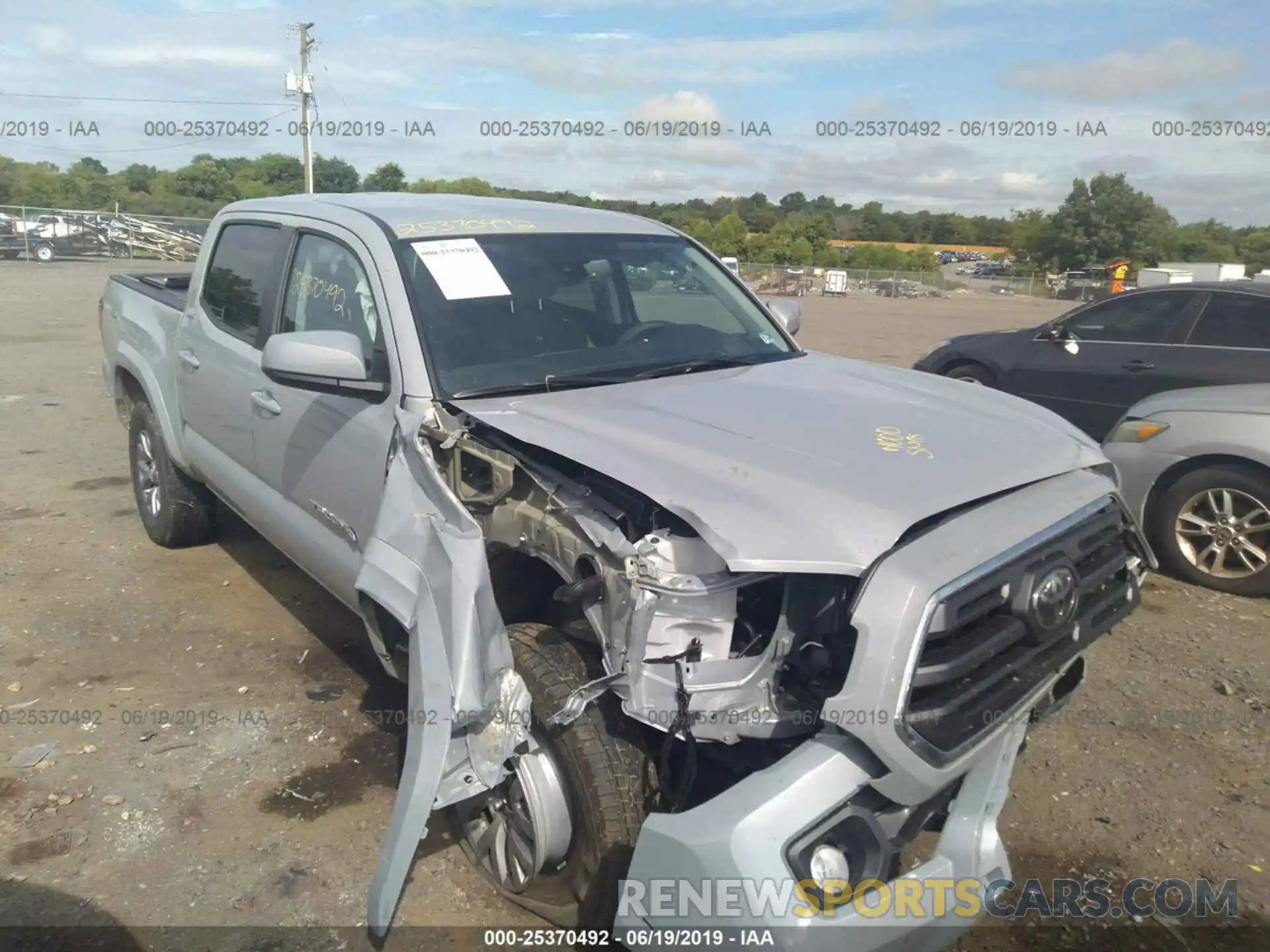 1 Photograph of a damaged car 3TMCZ5AN7KM216308 TOYOTA TACOMA 2019