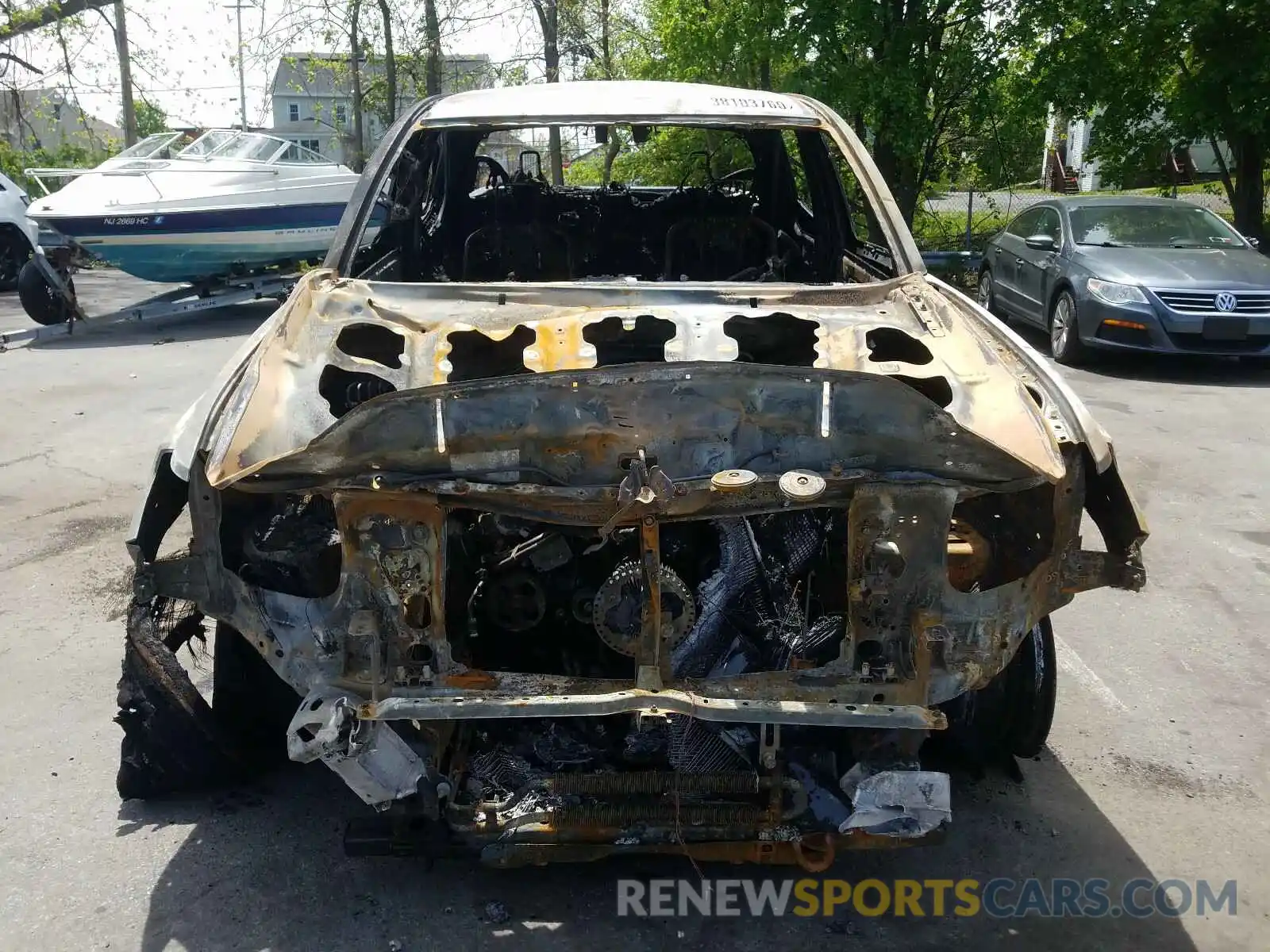 10 Photograph of a damaged car 3TMCZ5AN7KM221024 TOYOTA TACOMA 2019