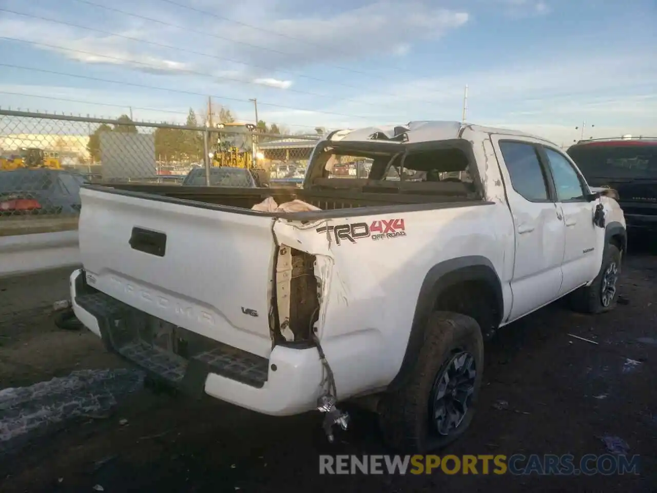 4 Фотография поврежденного автомобиля 3TMCZ5AN7KM223467 TOYOTA TACOMA 2019