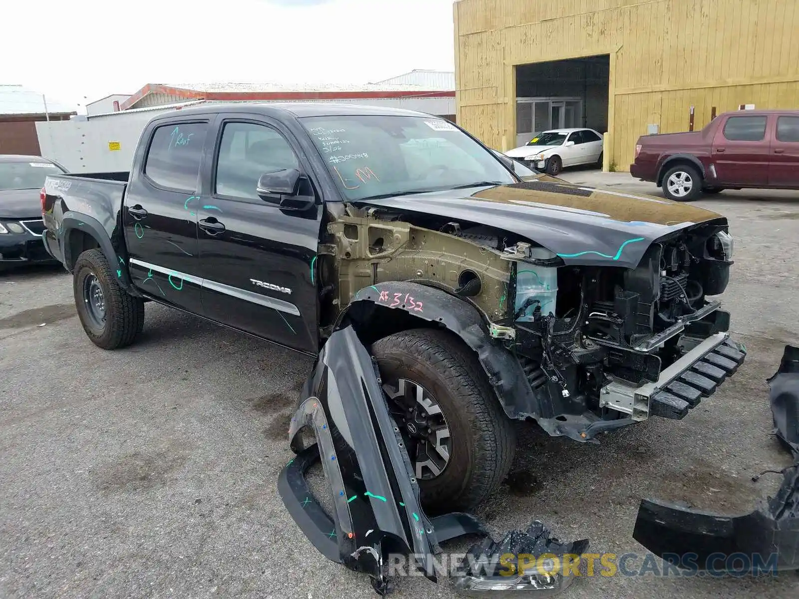 1 Photograph of a damaged car 3TMCZ5AN7KM224215 TOYOTA TACOMA 2019