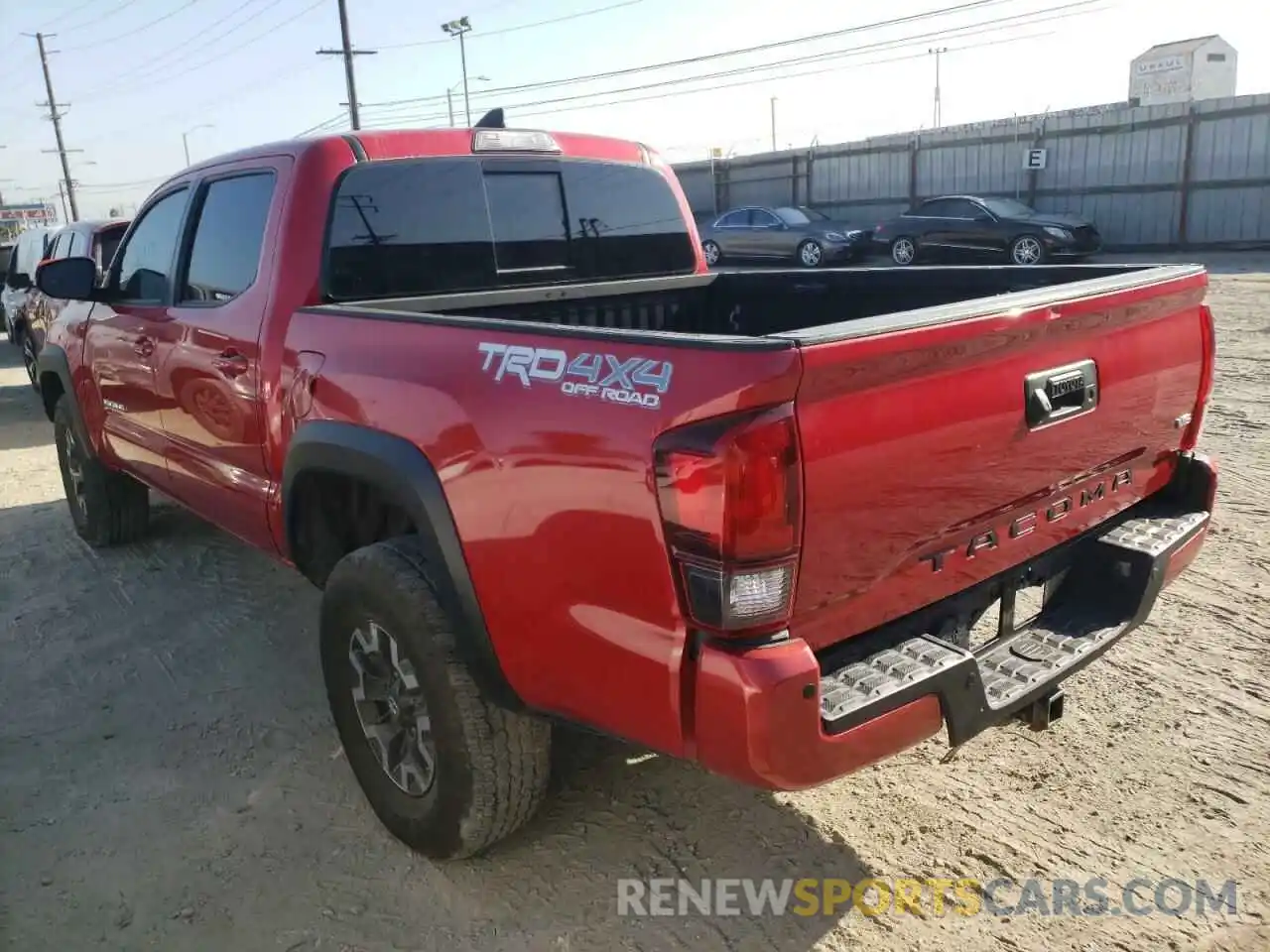 3 Фотография поврежденного автомобиля 3TMCZ5AN7KM225462 TOYOTA TACOMA 2019