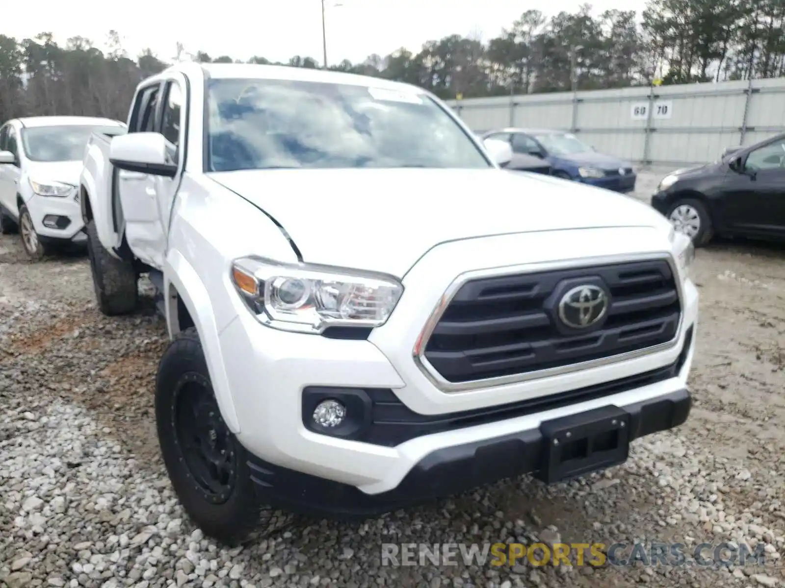 1 Photograph of a damaged car 3TMCZ5AN7KM227261 TOYOTA TACOMA 2019