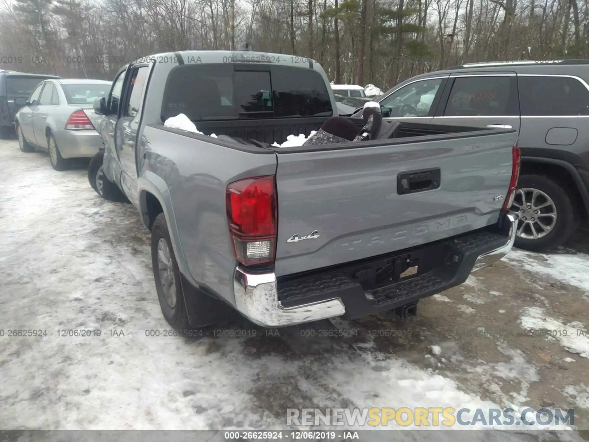 3 Photograph of a damaged car 3TMCZ5AN7KM237806 TOYOTA TACOMA 2019