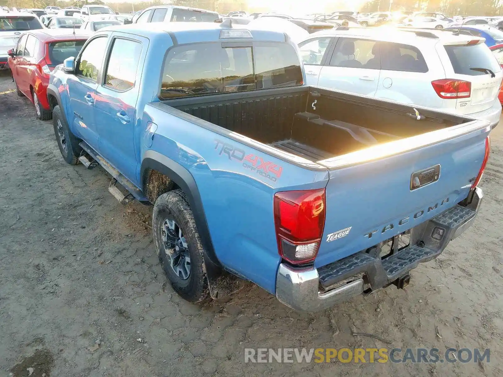 3 Photograph of a damaged car 3TMCZ5AN7KM238535 TOYOTA TACOMA 2019