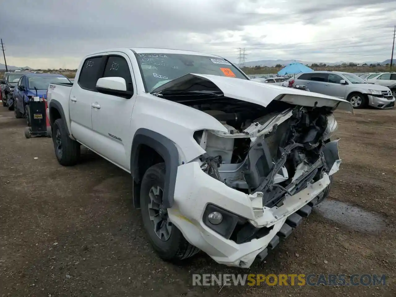 4 Фотография поврежденного автомобиля 3TMCZ5AN7KM239006 TOYOTA TACOMA 2019