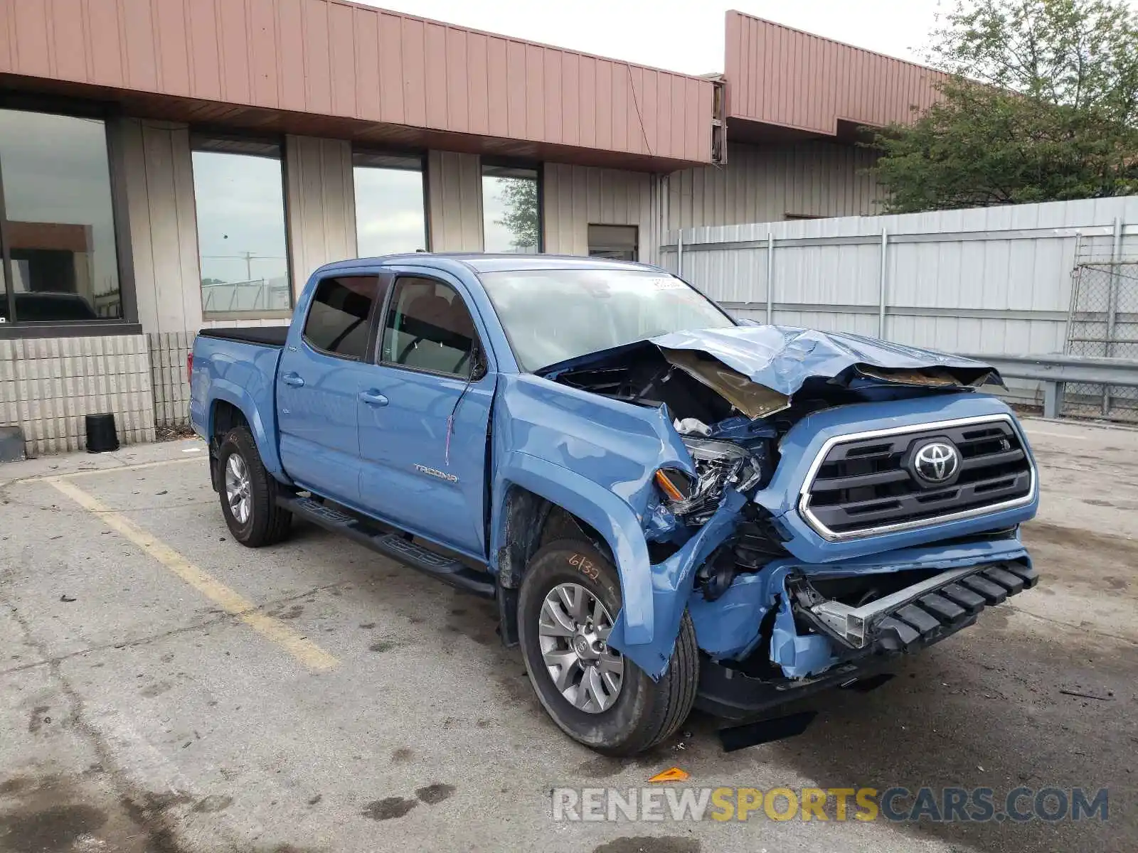 1 Photograph of a damaged car 3TMCZ5AN7KM241838 TOYOTA TACOMA 2019