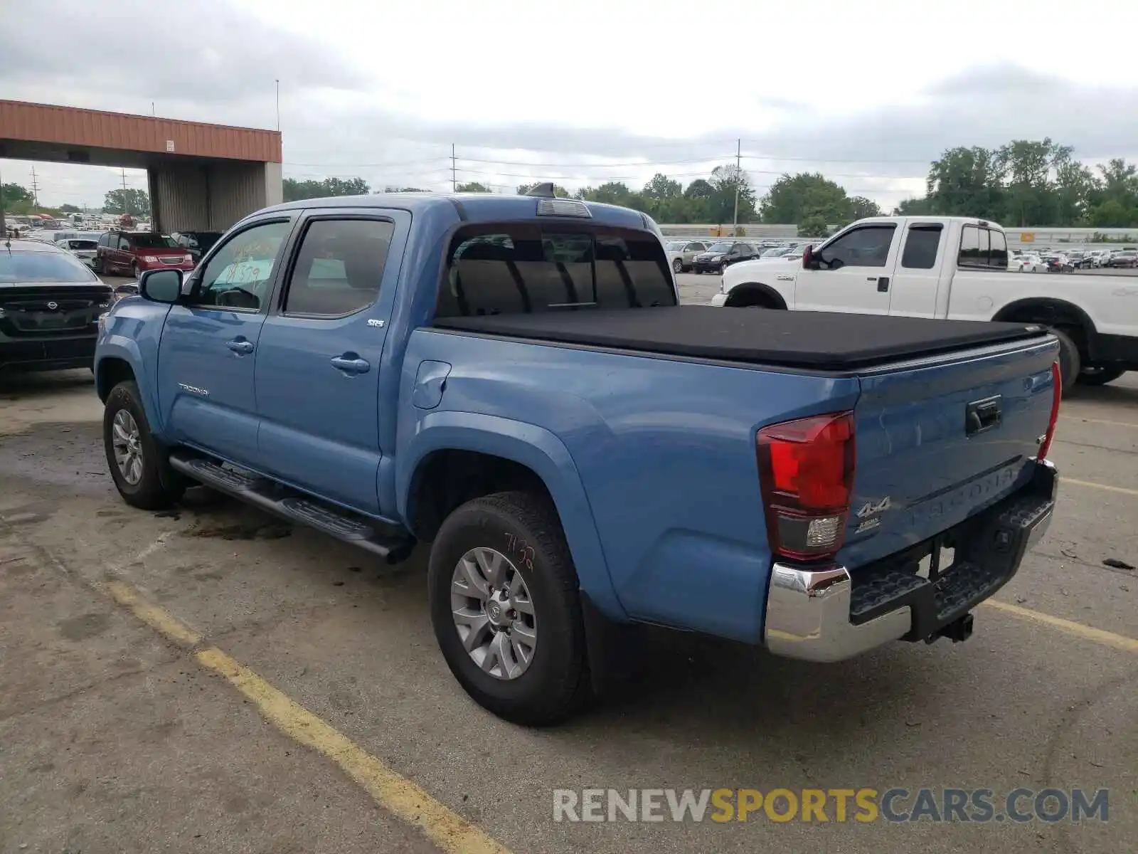 3 Photograph of a damaged car 3TMCZ5AN7KM241838 TOYOTA TACOMA 2019