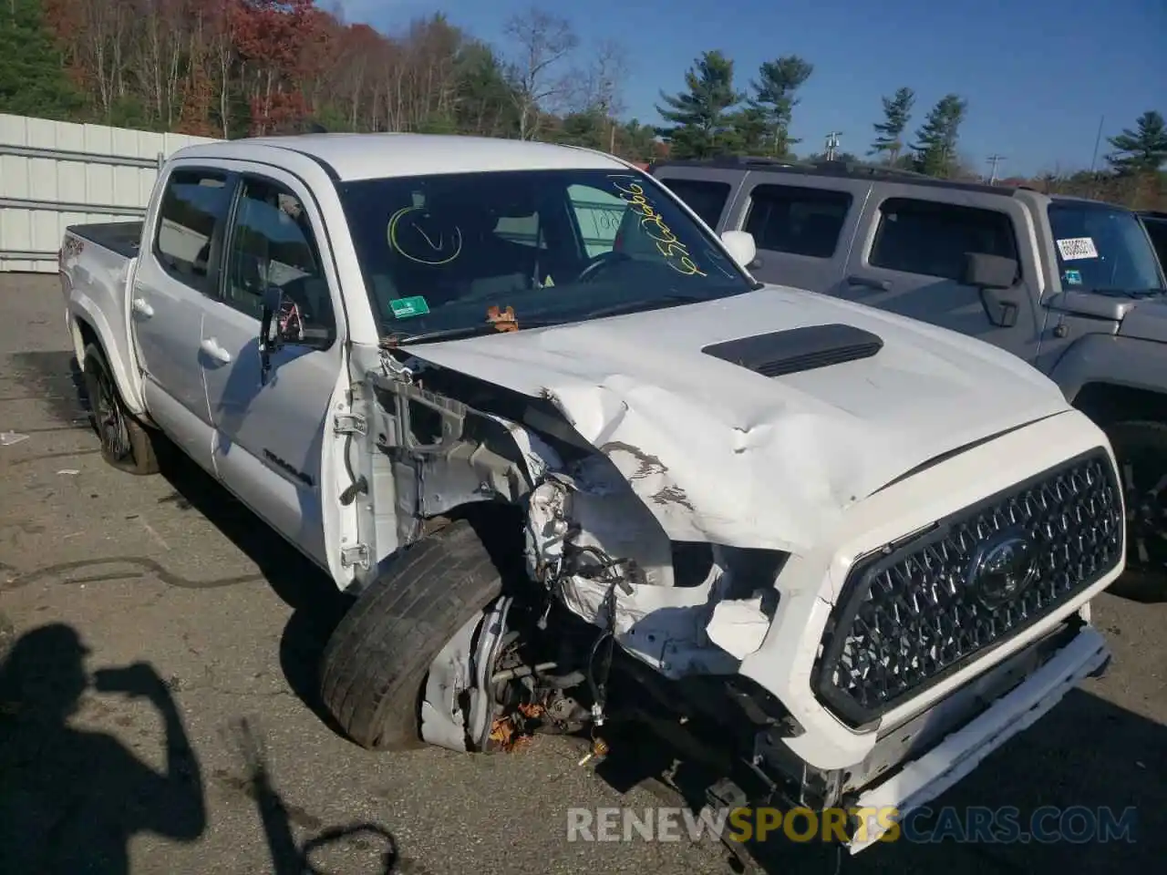 1 Photograph of a damaged car 3TMCZ5AN7KM242455 TOYOTA TACOMA 2019