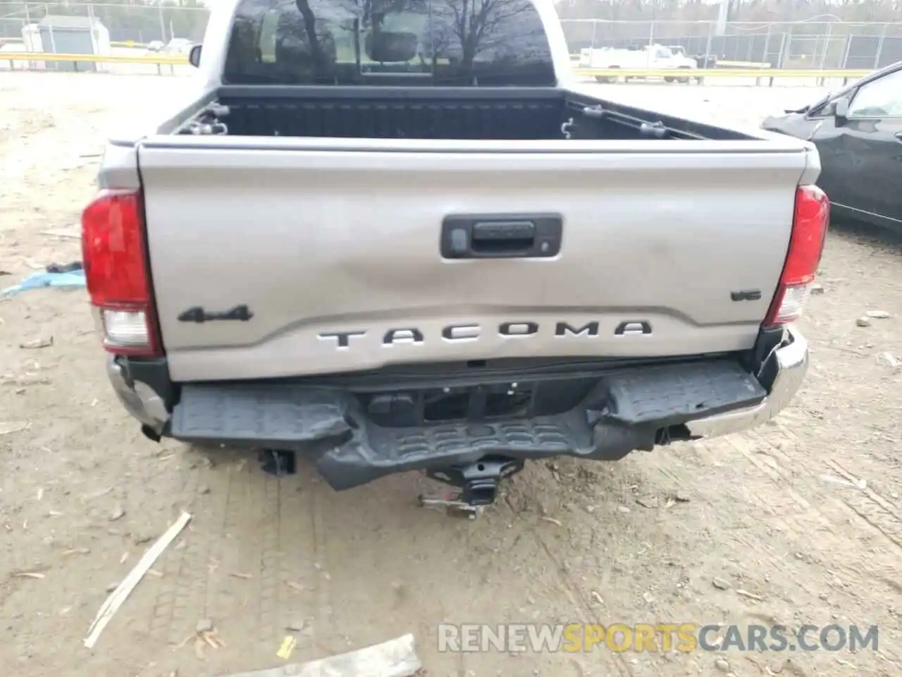 9 Photograph of a damaged car 3TMCZ5AN7KM243833 TOYOTA TACOMA 2019