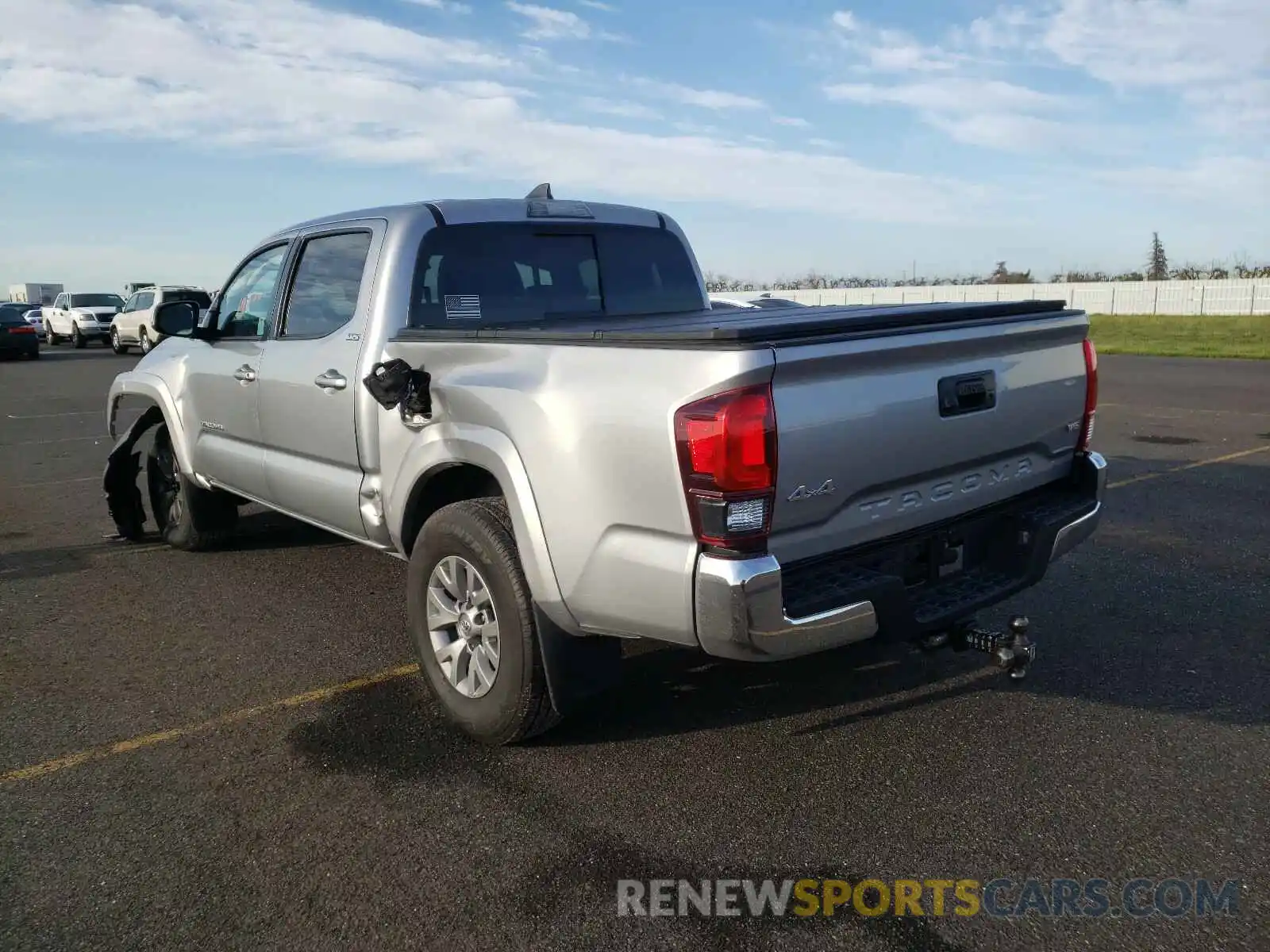 3 Photograph of a damaged car 3TMCZ5AN7KM246120 TOYOTA TACOMA 2019