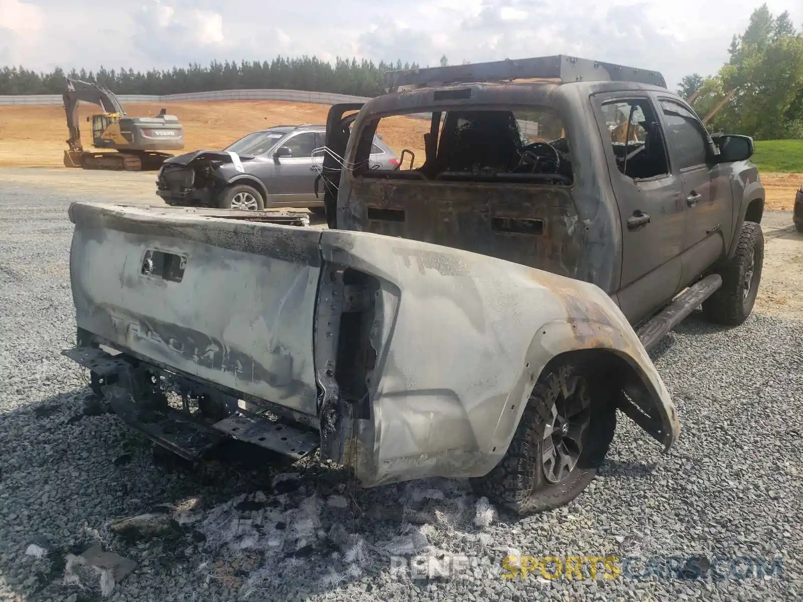 4 Photograph of a damaged car 3TMCZ5AN7KM257120 TOYOTA TACOMA 2019