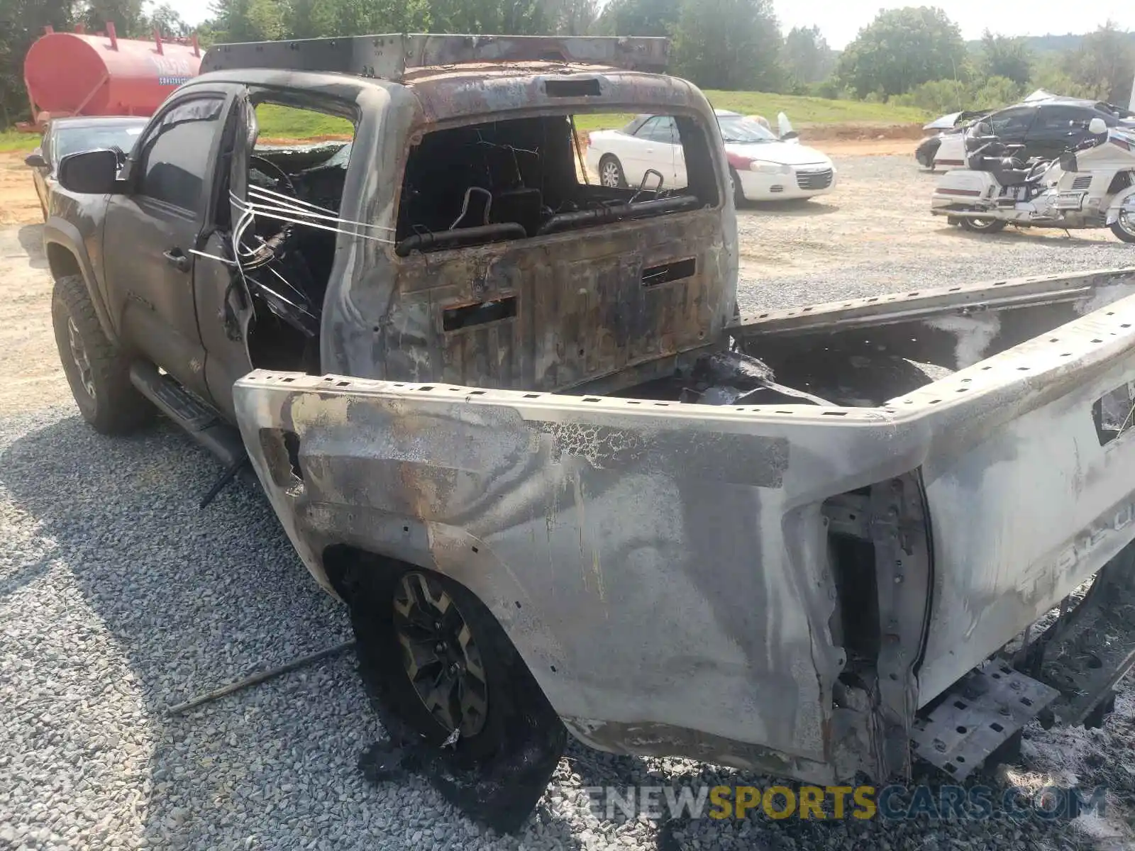 7 Photograph of a damaged car 3TMCZ5AN7KM257120 TOYOTA TACOMA 2019