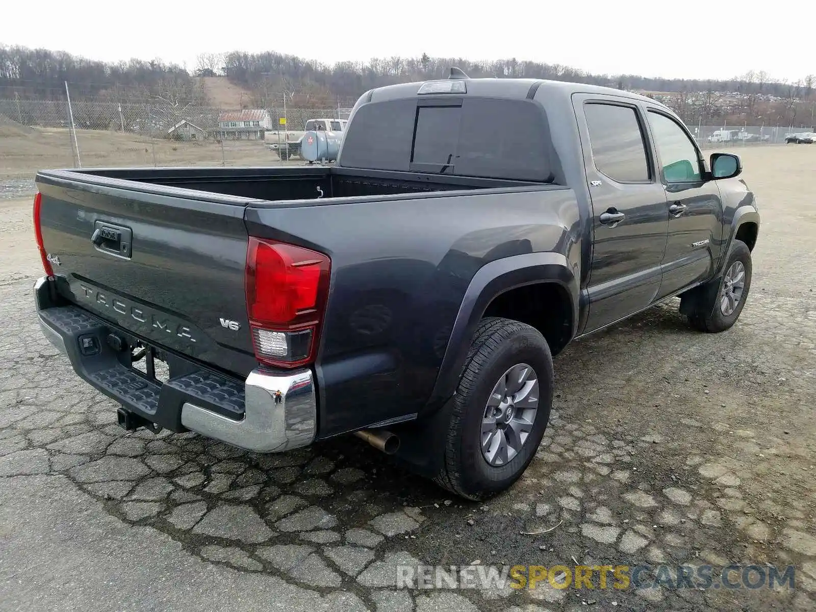 4 Photograph of a damaged car 3TMCZ5AN7KM258283 TOYOTA TACOMA 2019