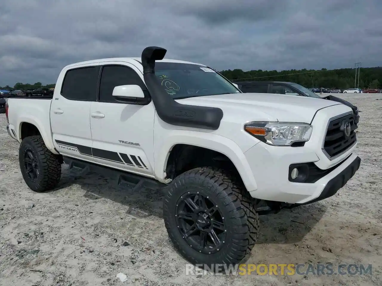 1 Photograph of a damaged car 3TMCZ5AN7KM261135 TOYOTA TACOMA 2019