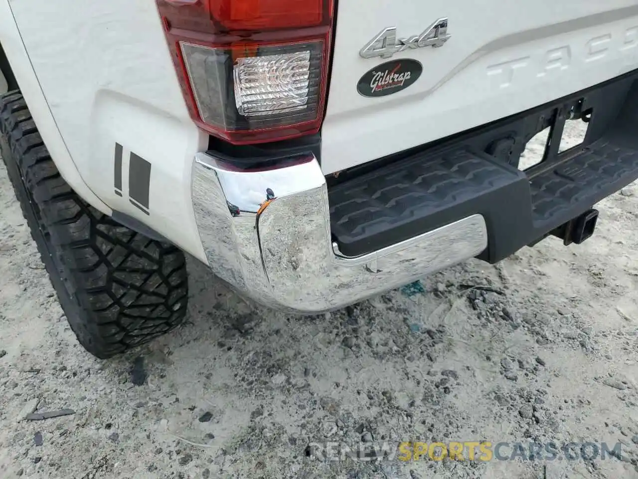 9 Photograph of a damaged car 3TMCZ5AN7KM261135 TOYOTA TACOMA 2019