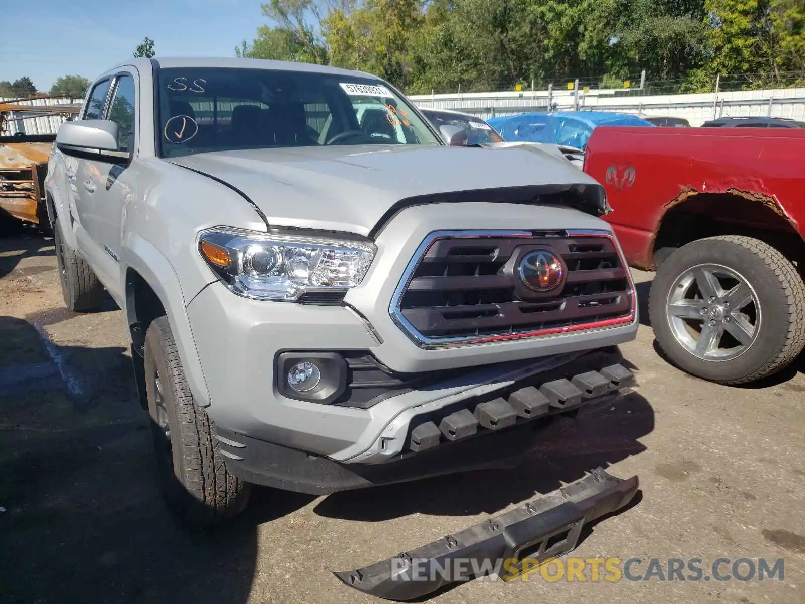 1 Photograph of a damaged car 3TMCZ5AN7KM263323 TOYOTA TACOMA 2019