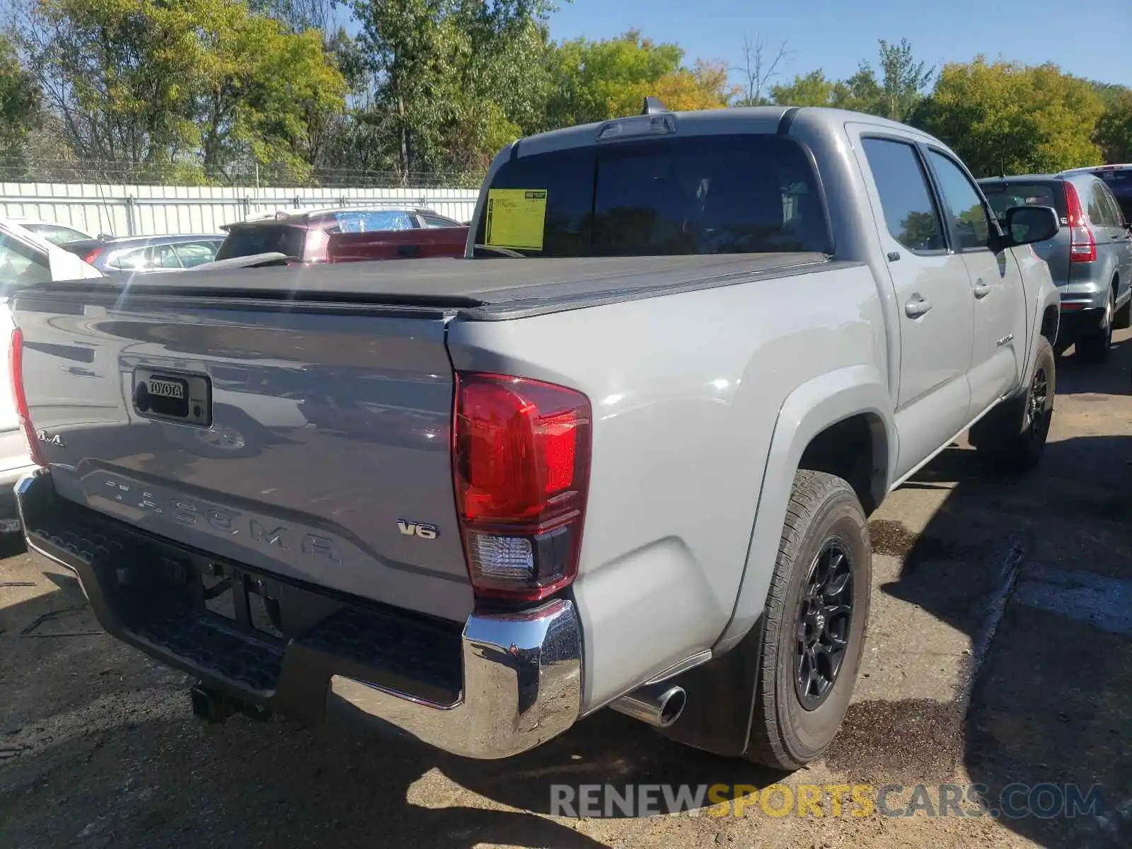 4 Фотография поврежденного автомобиля 3TMCZ5AN7KM263323 TOYOTA TACOMA 2019