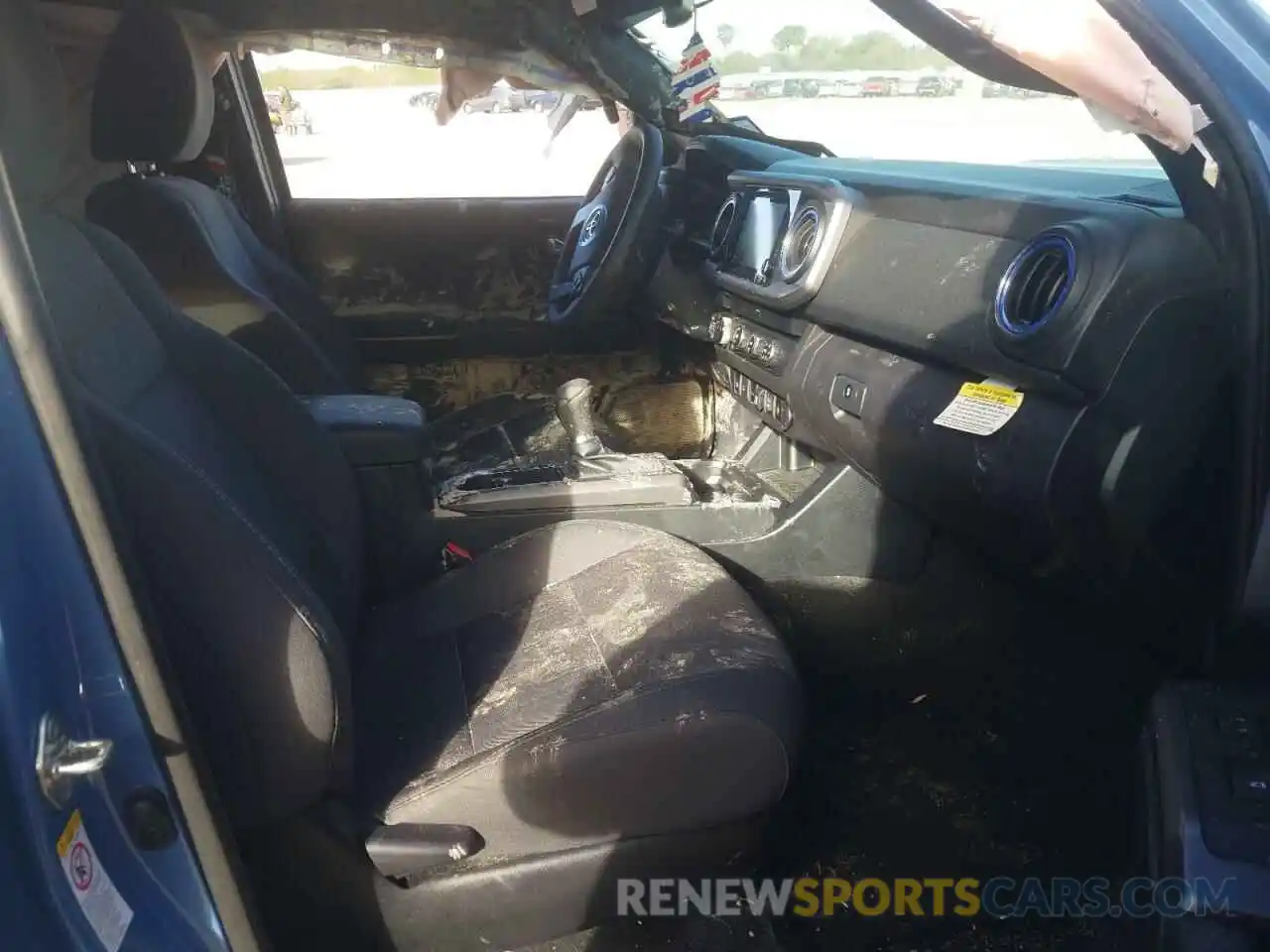 5 Photograph of a damaged car 3TMCZ5AN7KM263984 TOYOTA TACOMA 2019