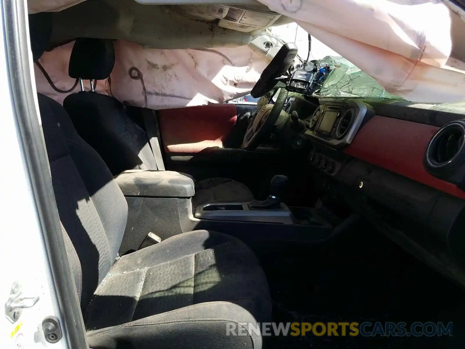 5 Photograph of a damaged car 3TMCZ5AN7KM274502 TOYOTA TACOMA 2019