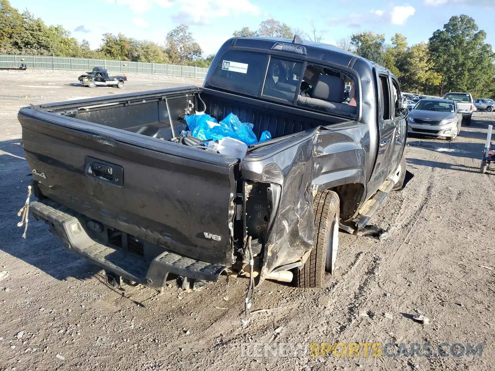 4 Photograph of a damaged car 3TMCZ5AN7KM274676 TOYOTA TACOMA 2019