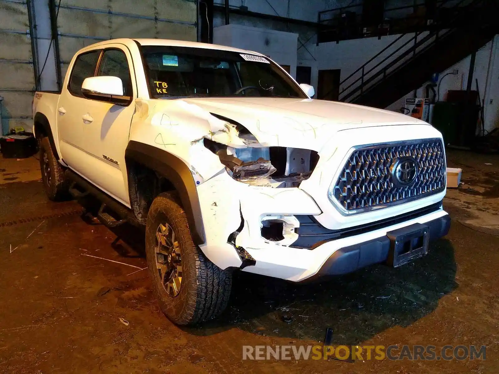 1 Photograph of a damaged car 3TMCZ5AN7KM276458 TOYOTA TACOMA 2019