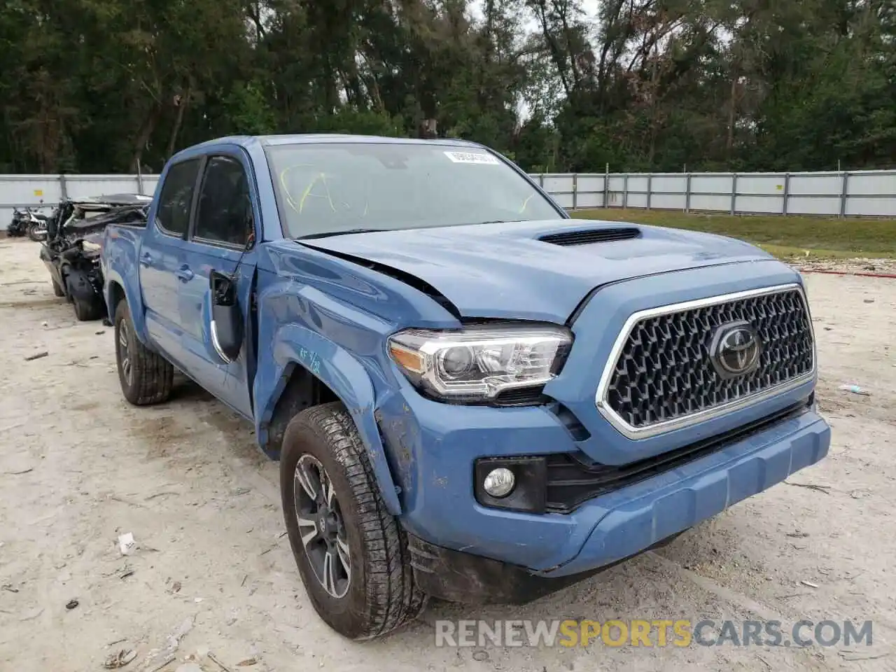 1 Photograph of a damaged car 3TMCZ5AN7KM278775 TOYOTA TACOMA 2019