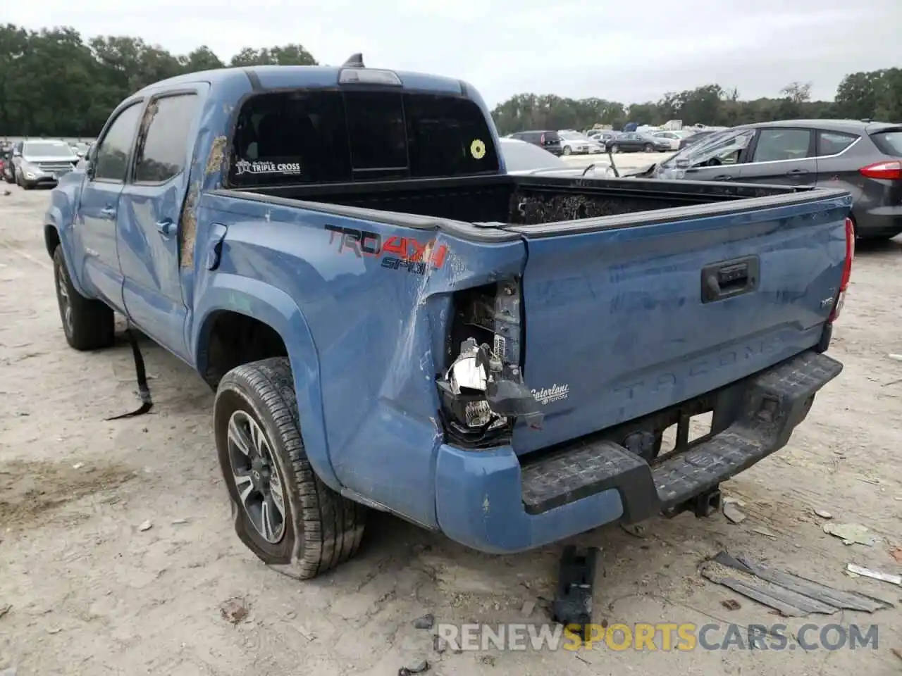 3 Photograph of a damaged car 3TMCZ5AN7KM278775 TOYOTA TACOMA 2019