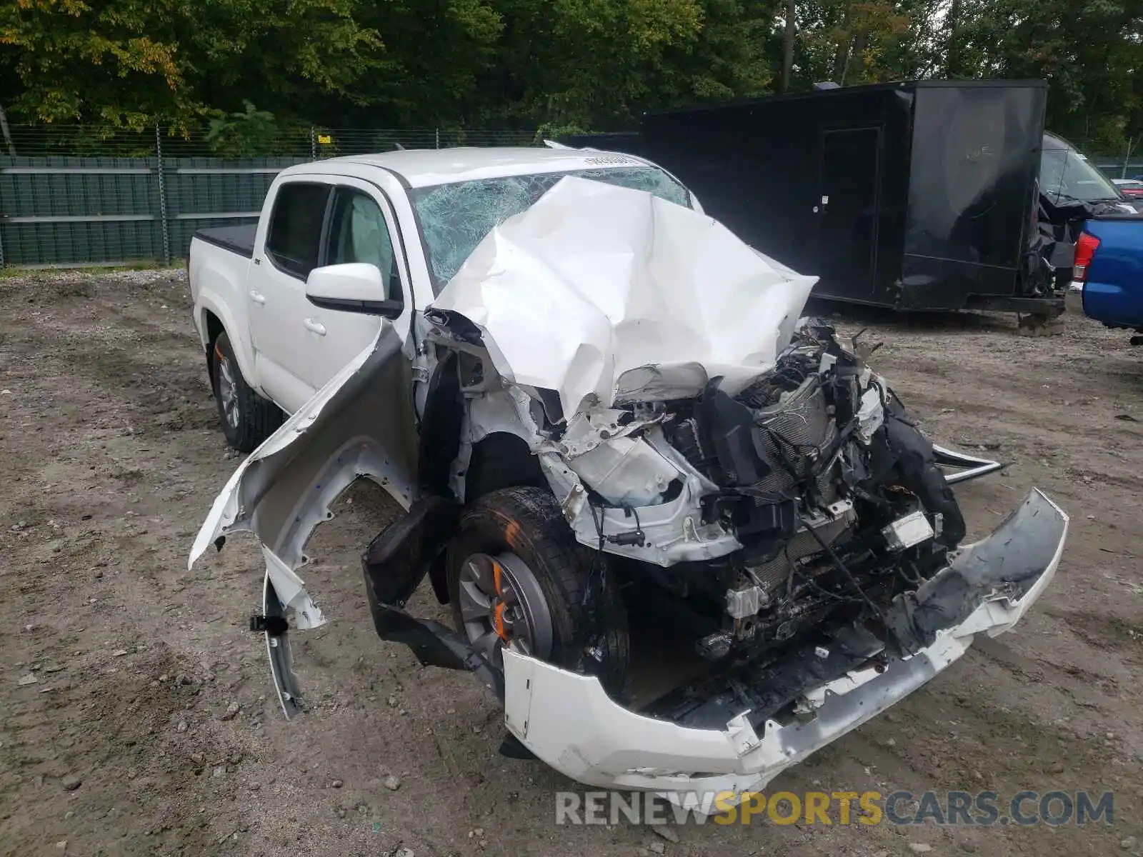 1 Photograph of a damaged car 3TMCZ5AN7KM279408 TOYOTA TACOMA 2019