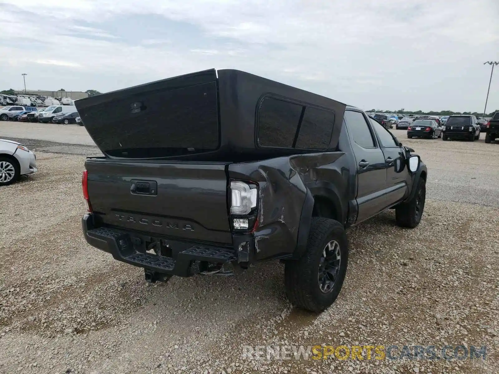 4 Photograph of a damaged car 3TMCZ5AN7KM279909 TOYOTA TACOMA 2019