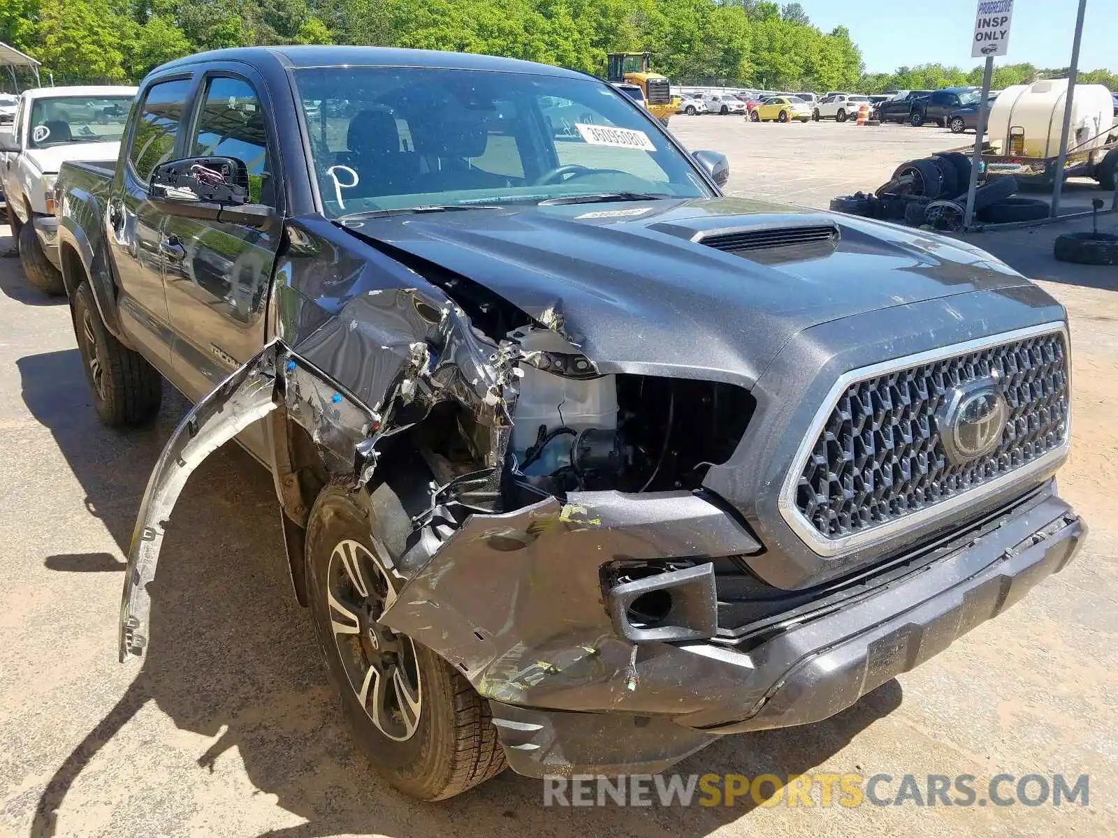 1 Photograph of a damaged car 3TMCZ5AN7KM285581 TOYOTA TACOMA 2019