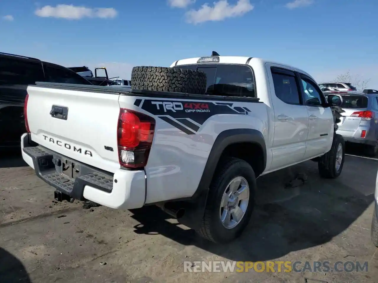 3 Photograph of a damaged car 3TMCZ5AN7KM286598 TOYOTA TACOMA 2019