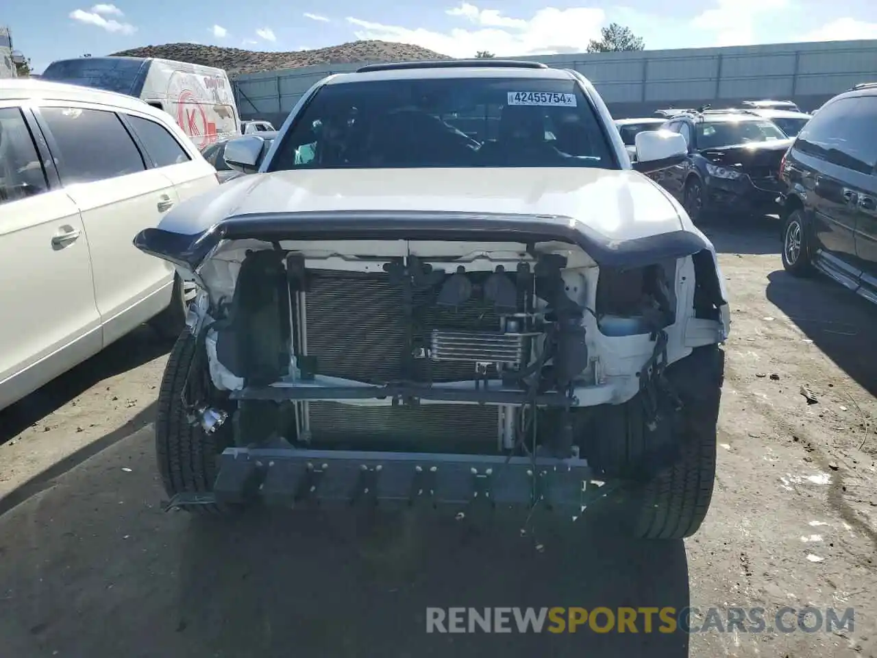 5 Photograph of a damaged car 3TMCZ5AN7KM286598 TOYOTA TACOMA 2019