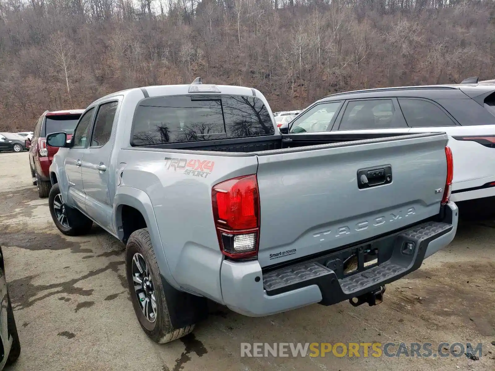 3 Photograph of a damaged car 3TMCZ5AN8KM191712 TOYOTA TACOMA 2019