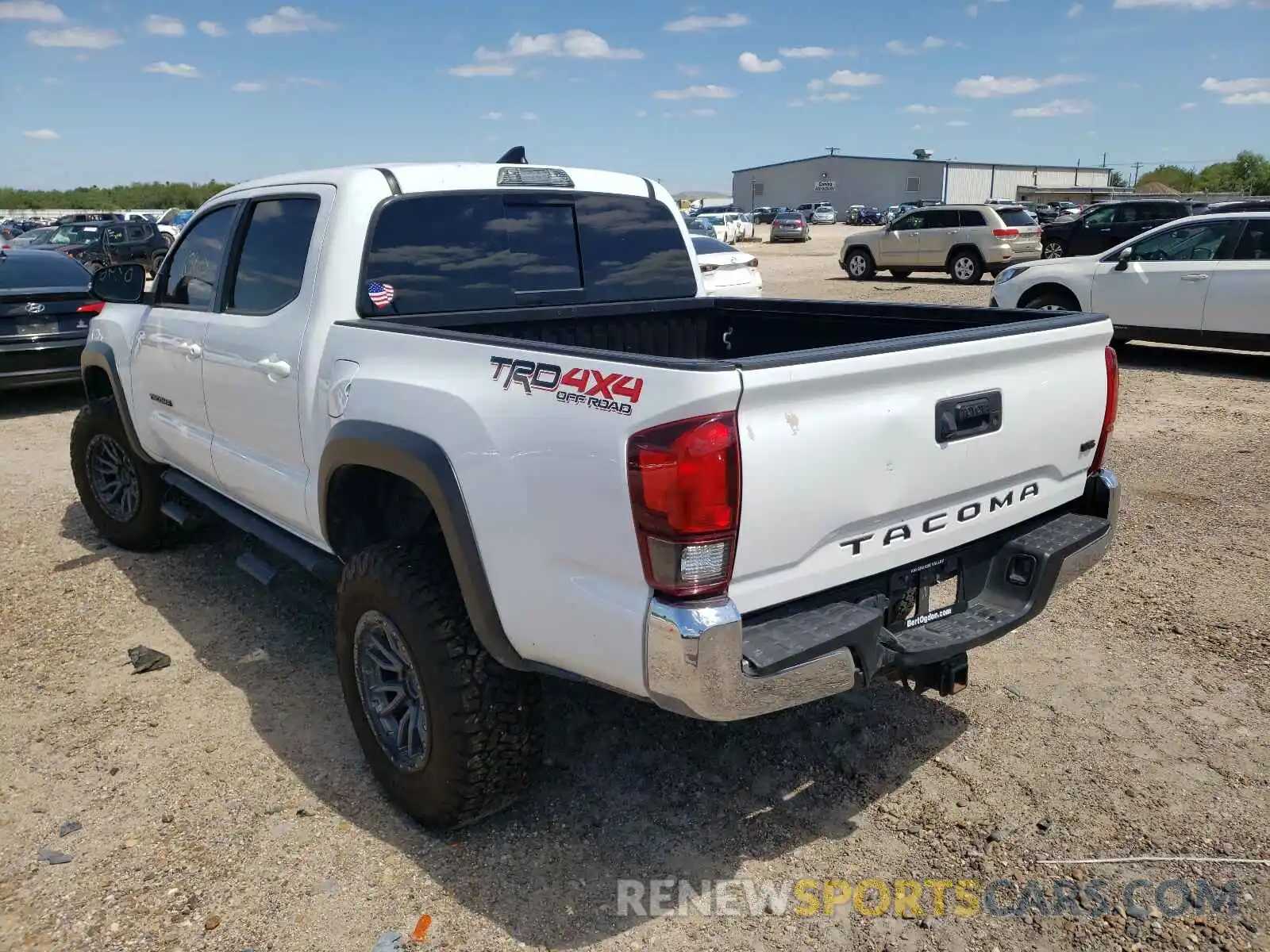 3 Photograph of a damaged car 3TMCZ5AN8KM196411 TOYOTA TACOMA 2019