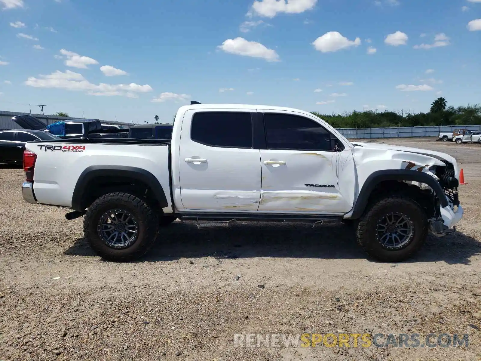 9 Photograph of a damaged car 3TMCZ5AN8KM196411 TOYOTA TACOMA 2019