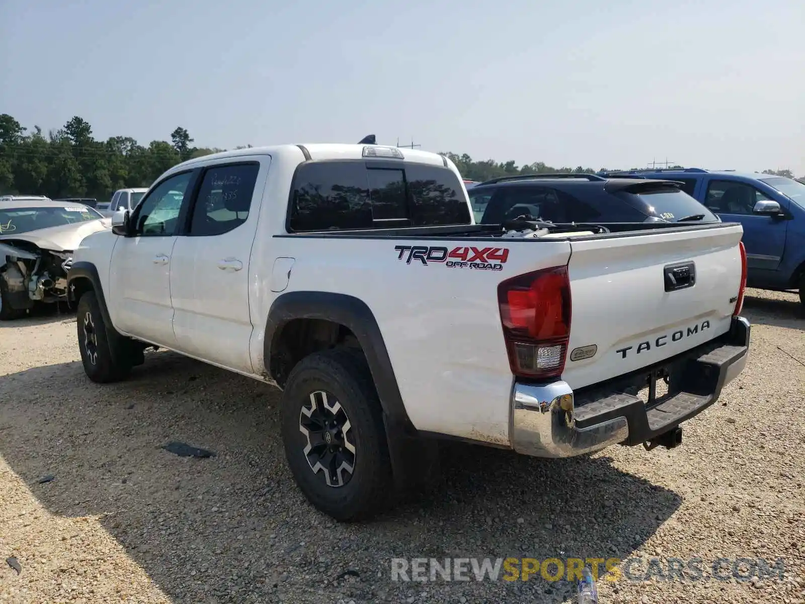 3 Photograph of a damaged car 3TMCZ5AN8KM197865 TOYOTA TACOMA 2019