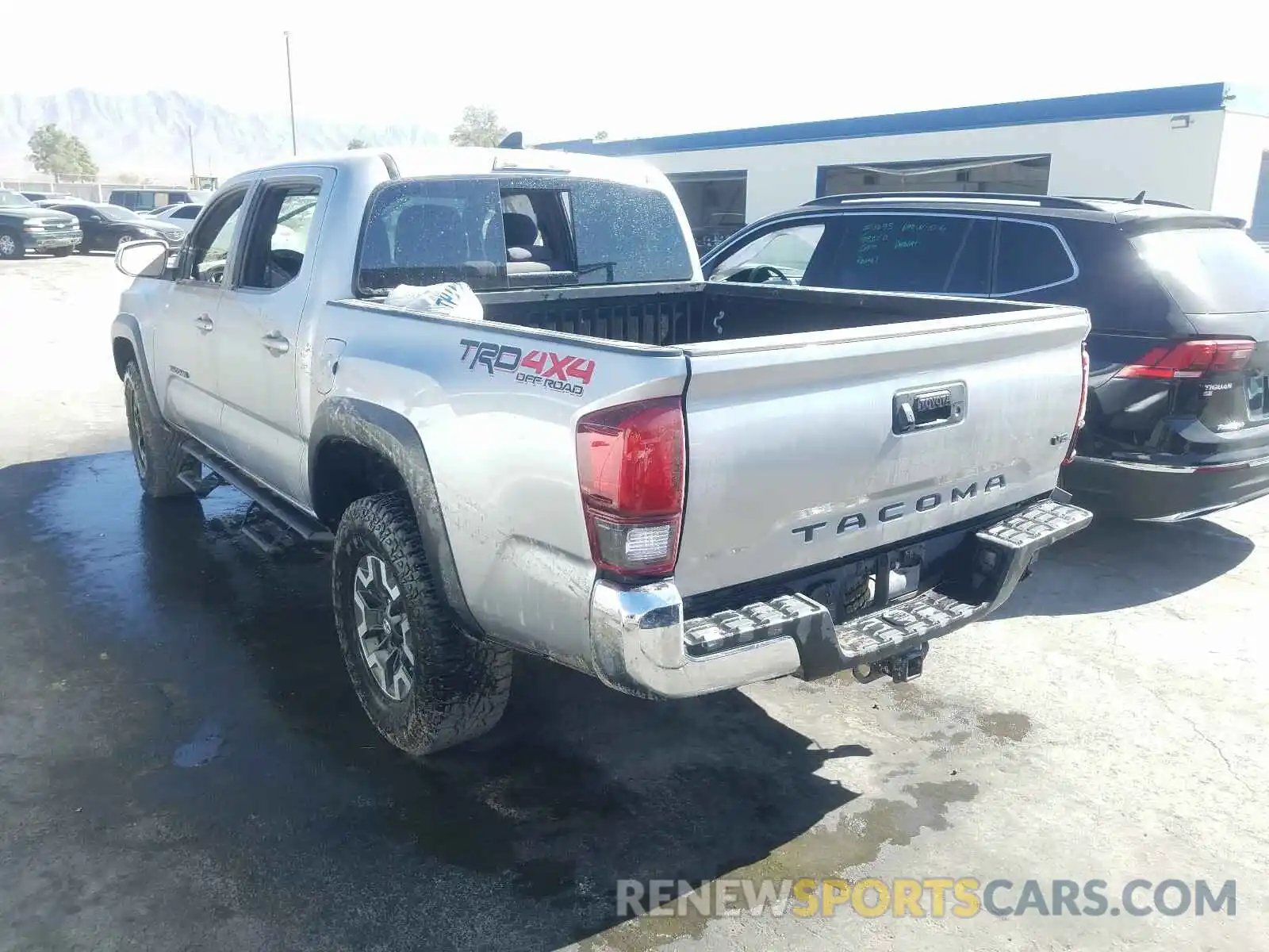 3 Photograph of a damaged car 3TMCZ5AN8KM197980 TOYOTA TACOMA 2019